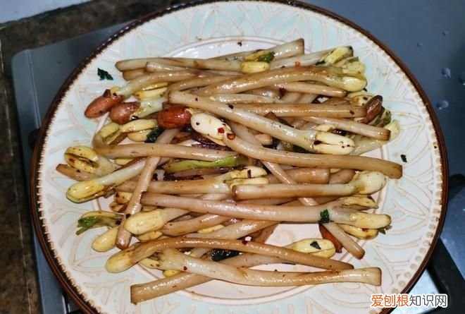 花生芽炒多久能熟，花生芽炒前要焯水