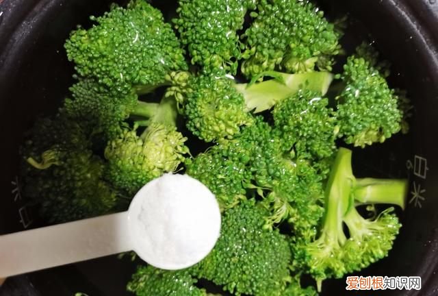 白色西兰花应该怎么洗,西兰花怎么洗才能使虫卵变白