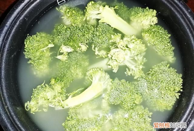 白色西兰花应该怎么洗,西兰花怎么洗才能使虫卵变白