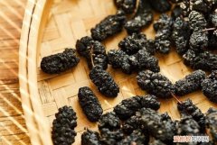 怎样区分硫磺桑葚干