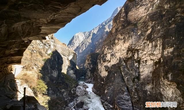 香格里拉距离丽江和大理哪个更近