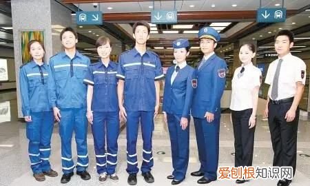 地铁上的工作人员叫什么,在地铁站里工作的人叫什么职业