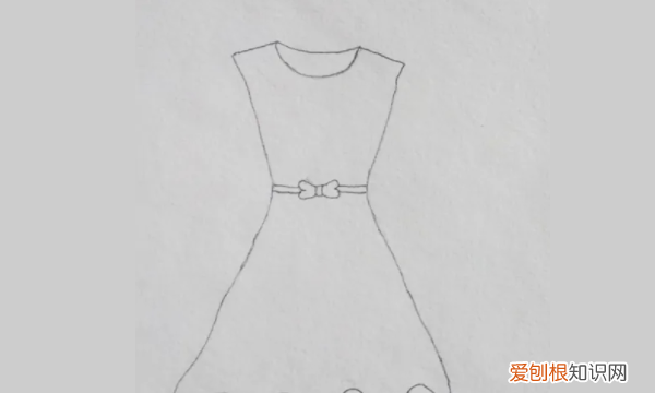 裙子怎么画简笔画，短裙怎么画简笔画图片大全