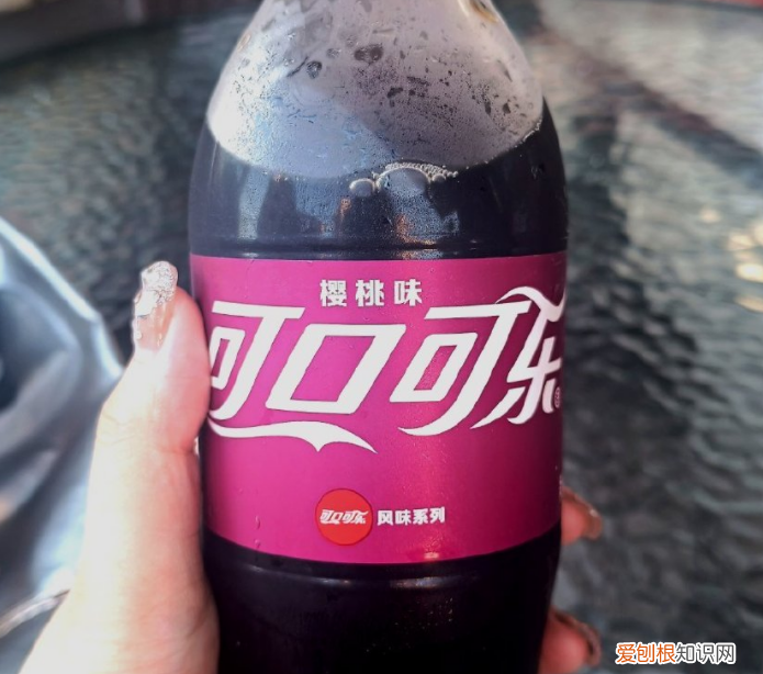 都是可乐，玻璃瓶的可以封神，塑料瓶的……(冰可乐可以拯救夏天）