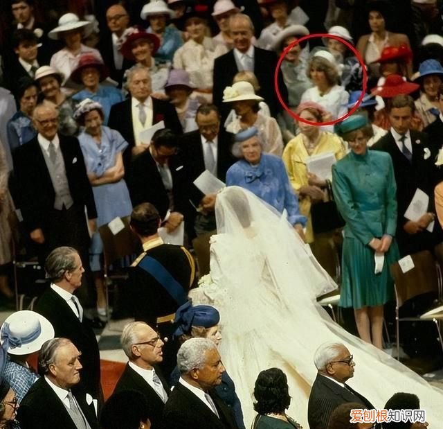 查尔斯为何年轻时没和卡米拉结婚