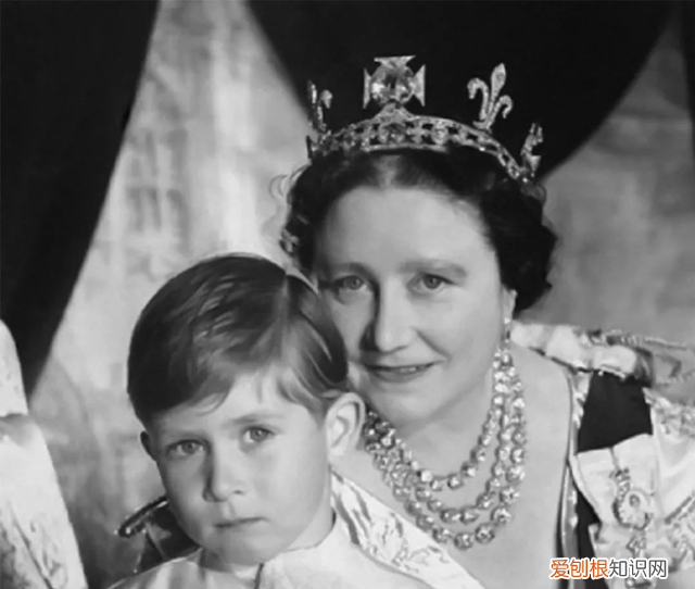 查尔斯为何年轻时没和卡米拉结婚