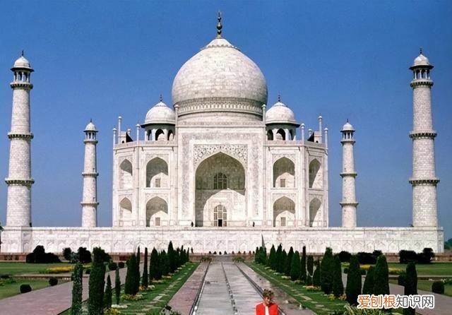 查尔斯为何年轻时没和卡米拉结婚