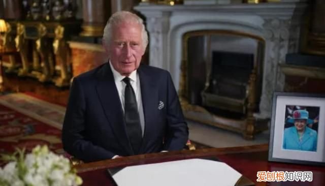 查尔斯为何年轻时没和卡米拉结婚