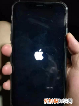 苹果xs怎么开机关机，iphone xs怎么开机关机