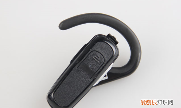 蓝牙耳机该咋进行连接手机，蓝牙耳机怎么连接手机配对苹果