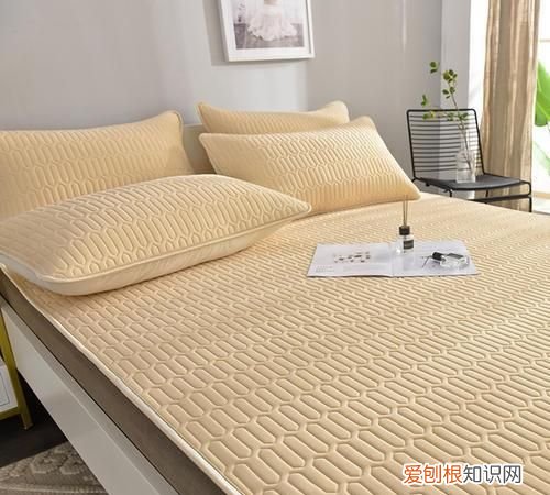 乳胶席可洗吗,乳胶凉席可以放在洗衣袋里洗