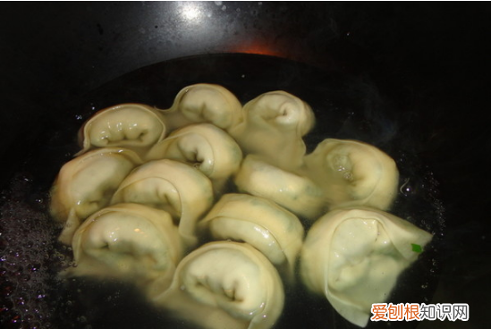 混沌汤里都放什么，馄饨汤需要放什么调料