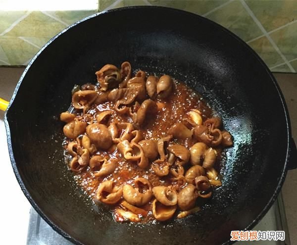 炒大肠可以用什么配菜,大肠可以和什么一起炒