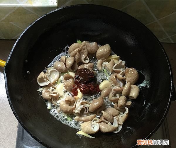 炒大肠可以用什么配菜,大肠可以和什么一起炒