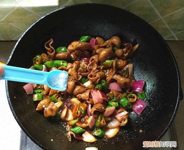 炒大肠可以用什么配菜,大肠可以和什么一起炒