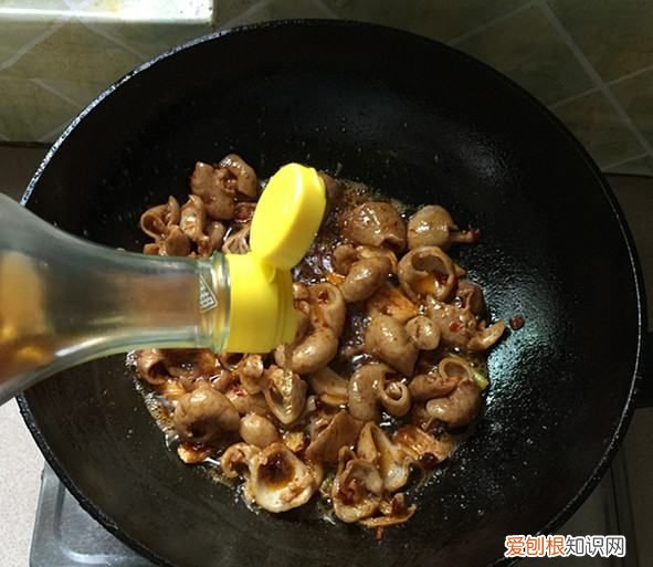 炒大肠可以用什么配菜,大肠可以和什么一起炒