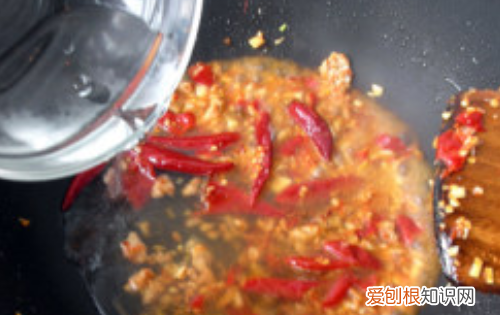 鱼香豆腐正宗的做法，在家怎么做鱼香豆腐简单方便又好吃