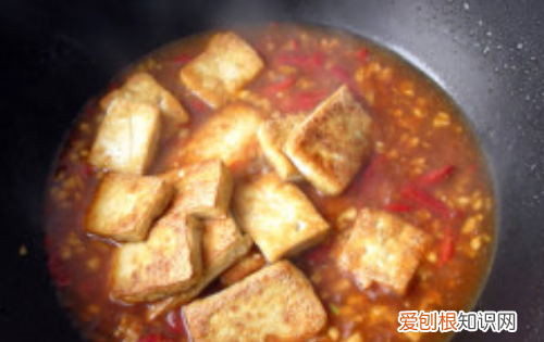 鱼香豆腐正宗的做法，在家怎么做鱼香豆腐简单方便又好吃