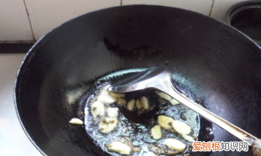 软软糯糯的糕点，糖醋山药片的家常做法