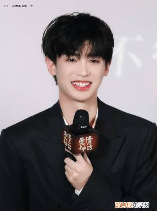 爱情神话黄明昊饰演什么，徐峥吃软饭的电影叫什么