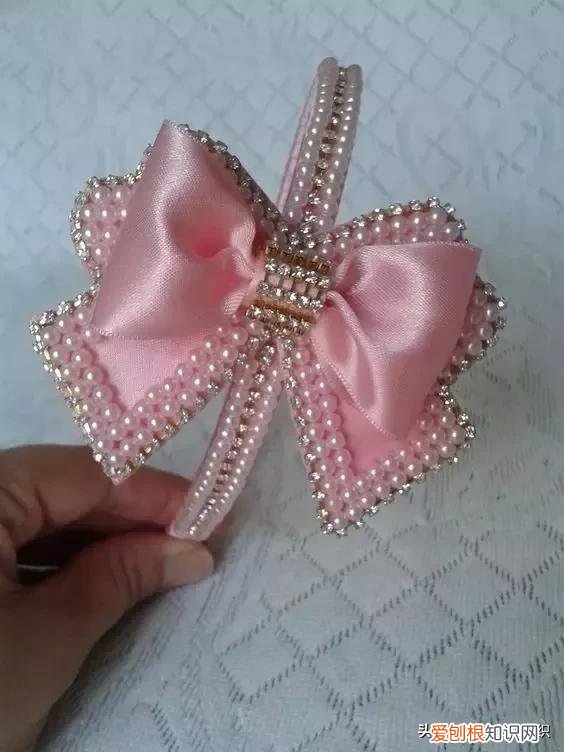 打蝴蝶结的视频慢动作