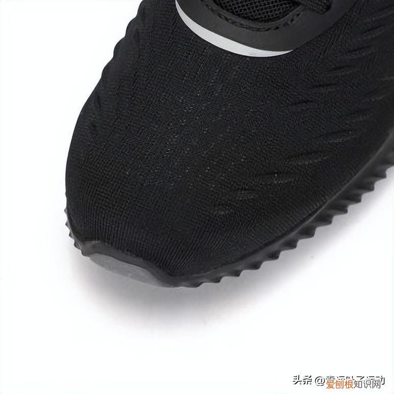 3款支撑系跑鞋测评，你会选哪双？(支撑系跑鞋你喜欢吗）