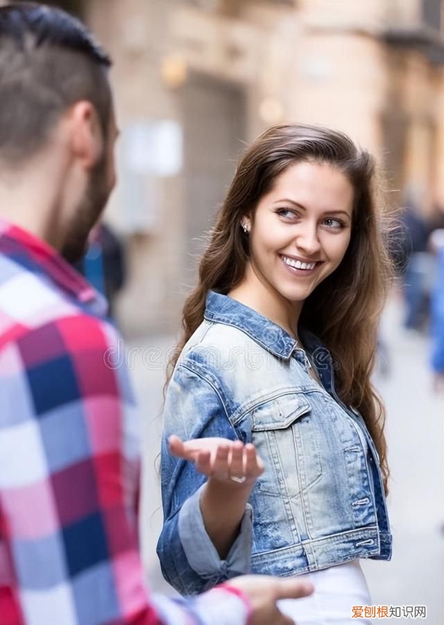 学会这3个哄女人的方法,让女人失去抵抗力的句子