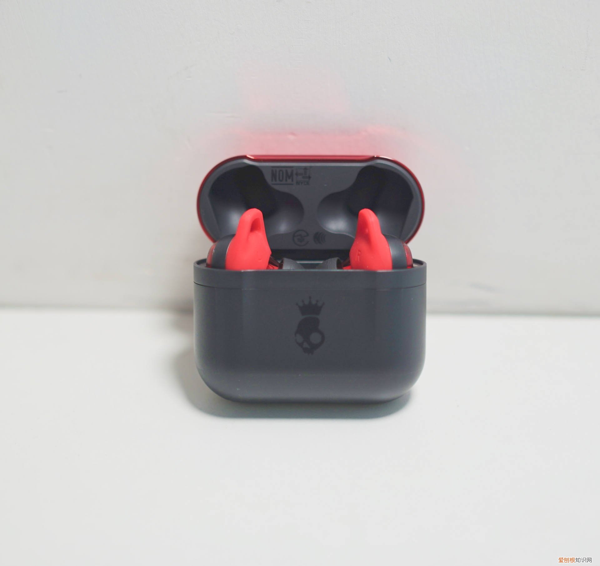 追逐新潮，挑战新活力，Skullcandy indy Evo 百威联名款