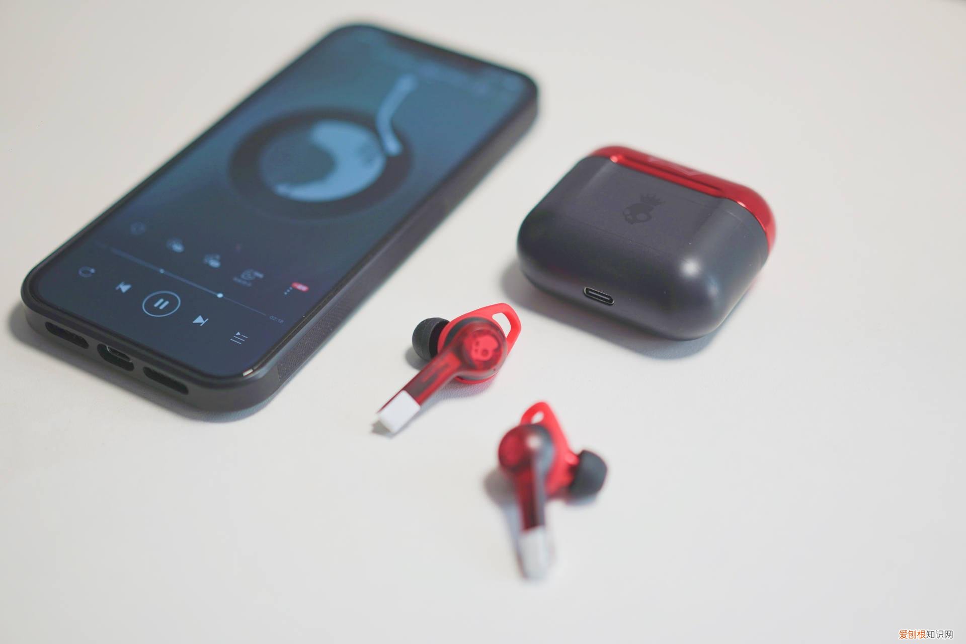 追逐新潮，挑战新活力，Skullcandy indy Evo 百威联名款