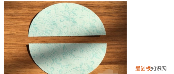 如何用纸折出圆锥形，怎么用纸做一个圆锥体