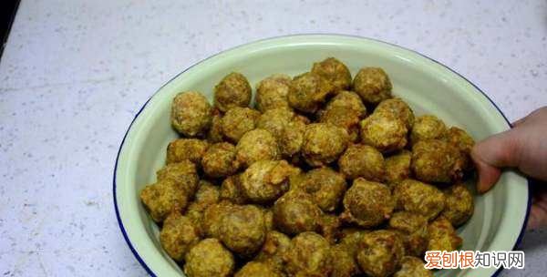 炸肉圆子的做法