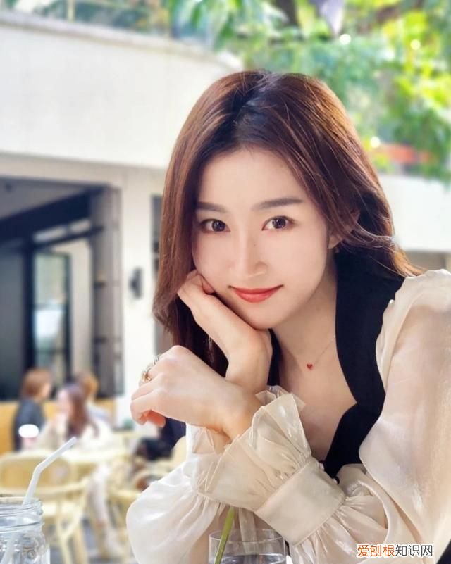 尖形脸或菱形脸适合留什么发型