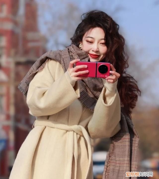 尖形脸或菱形脸适合留什么发型