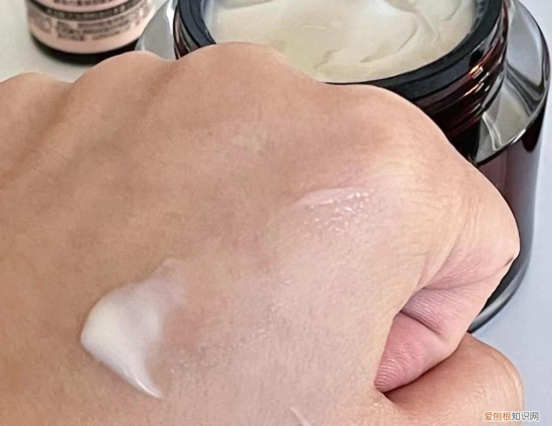 面霜并不是越贵越好，这4款中端价位的面霜，价格不贵但很好用