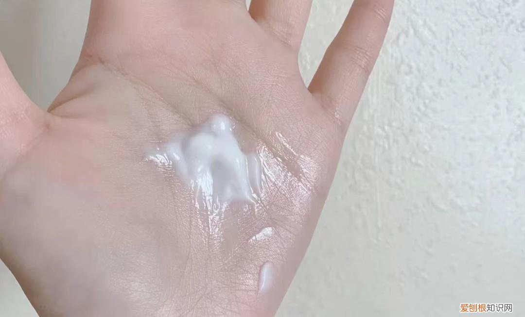 面霜并不是越贵越好，这4款中端价位的面霜，价格不贵但很好用