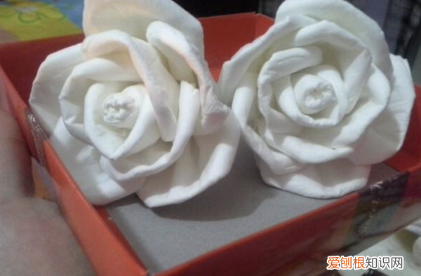 手工玫瑰花怎么做，美丽的玫瑰花手工制作方法