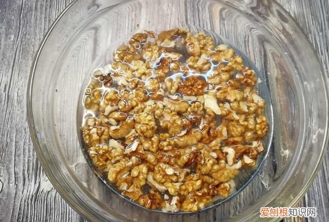 核桃仁炒青椒的功效 核桃炒青椒的做法