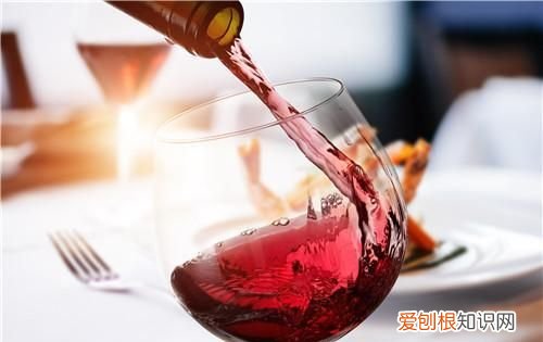 喝红酒不醉小窍门,喝红酒不醉喝梅子酒就醉怎么回事