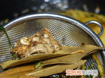红油用几种香料最香，红油的8种香料的配方是怎么样的呢
