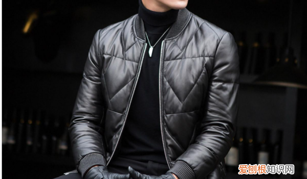 人造皮革衣服如何清洗，皮革衣服在家怎么清洗