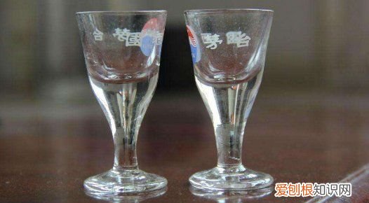 茅台杯子一杯多少毫升，茅台酒杯一杯多少毫升