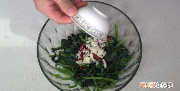 菠菜拌花生米怎么做,菠菜可以和花生一起吃吗