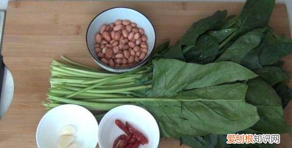 菠菜拌花生米怎么做，菠菜可以和花生一起吃吗