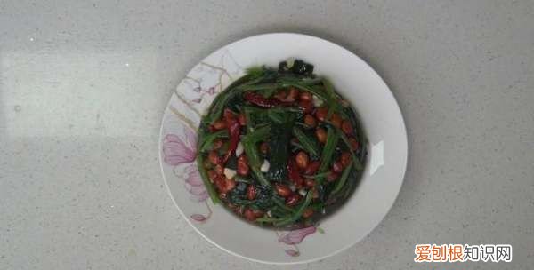 菠菜拌花生米怎么做,菠菜可以和花生一起吃吗