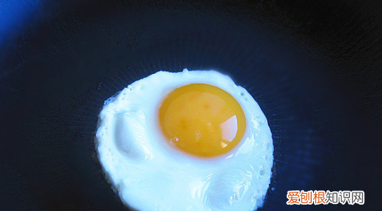 煎鸡蛋的做法,完美二次元煎蛋怎么做
