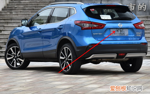 逍客后备箱在车里面怎么自动打开