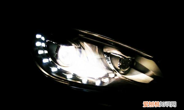 氙气大灯和led大灯哪个亮，LED透镜大灯和氙气大灯哪个好