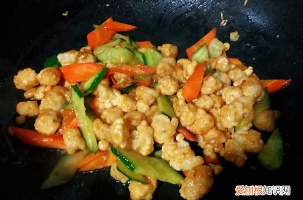 扇贝丁怎么做好吃，扇贝丁的家常做法之清炒扇贝黄瓜