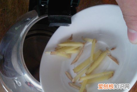 榨生姜汁可以直接喝，鲜榨姜汁可以存放多久