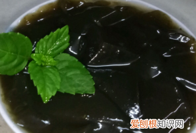 凉粉草做凉粉的做法，凉草的制作方法和配方